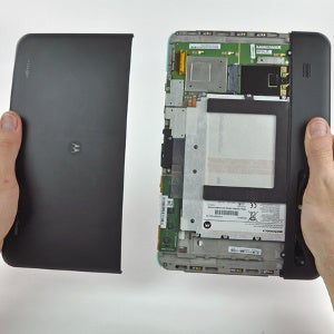 Motorola XOOM teardown suggests 4G upgrade procedure is unnecessarily tangled