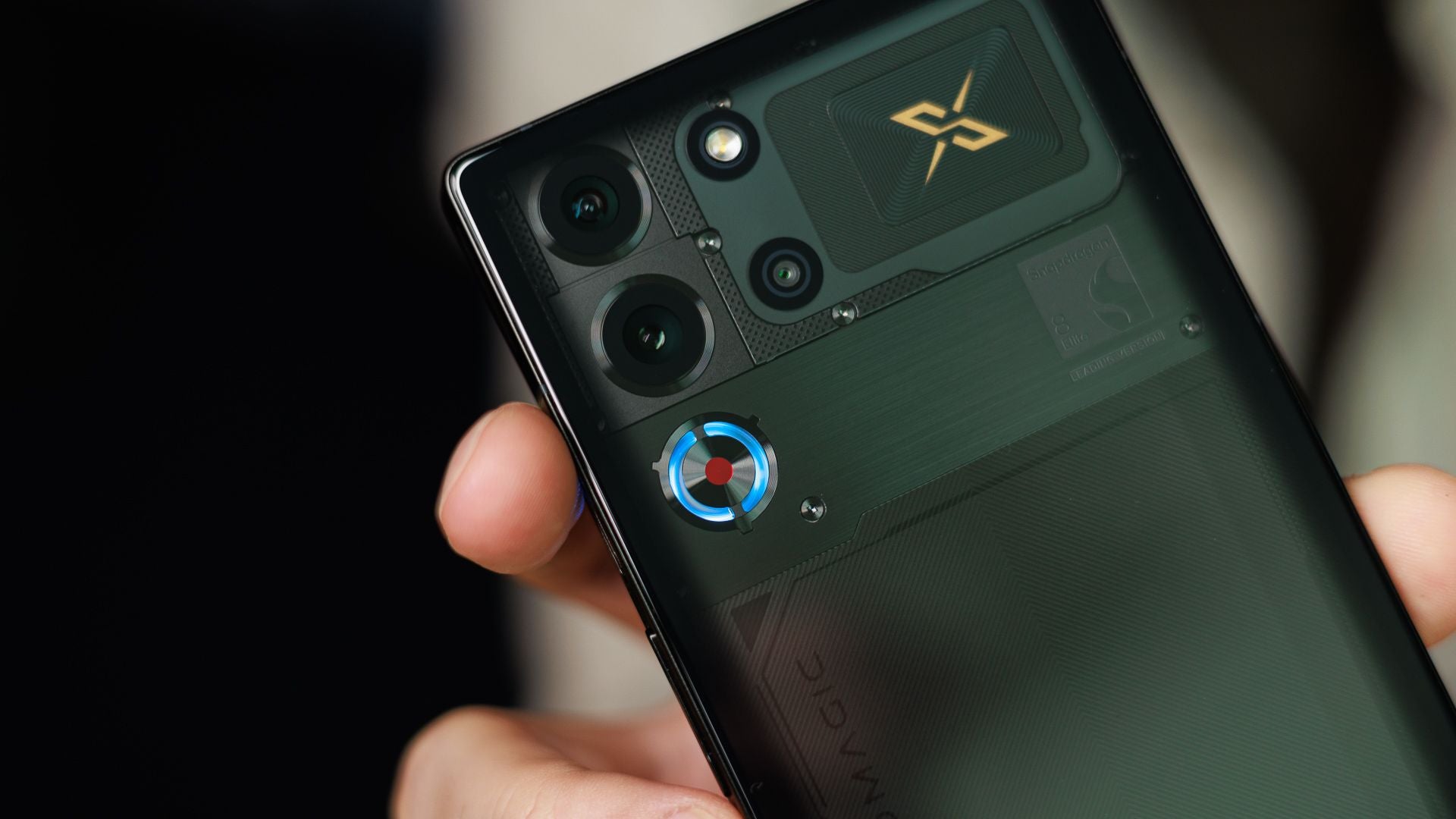 How come this $649 phone has better hardware than the Galaxy S25 Ultra?