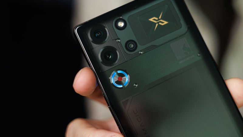 How come this $649 phone has better hardware than the Galaxy S25 Ultra?