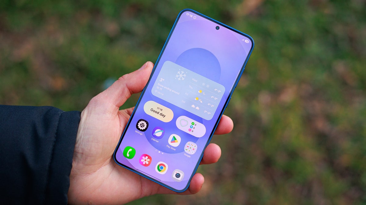 A person showcases the Galaxy S25+ bright and vivid display.