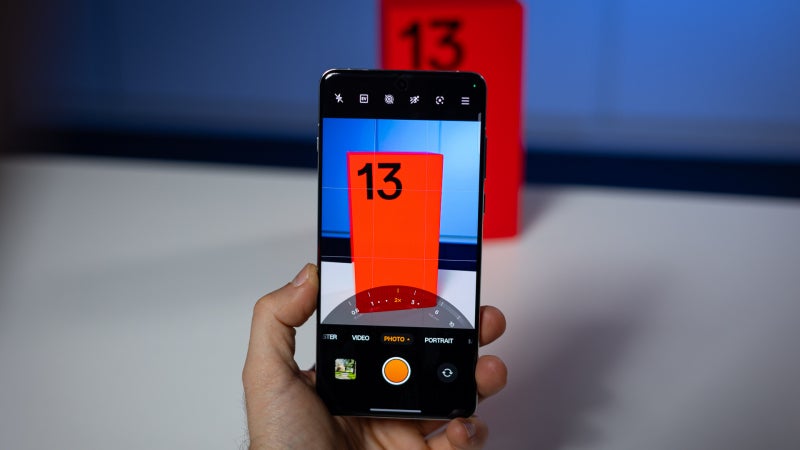Best Buy is running the greatest no-trade-in OnePlus 13 sale to date