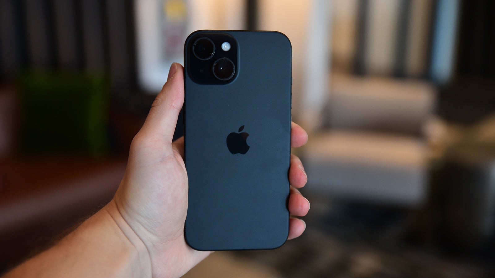 These 'pristine' Apple iPhone 15 units make for irresistible bargains at huge new discounts