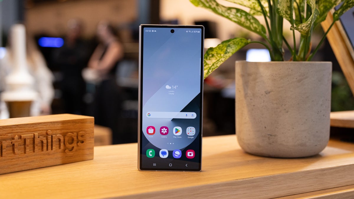 Samsung Galaxy Z Fold 7 invisible front camera