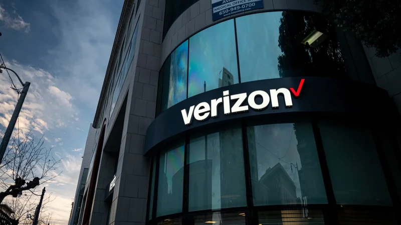 Verizon found another way to cheer customers up in addition to giving them merch and gift cards