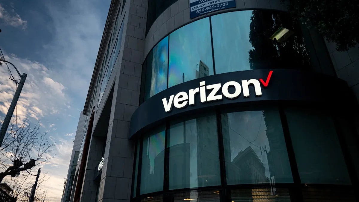 Verizon’s ghost $50 Amazon gift cards keep disappearing before they can be claimed