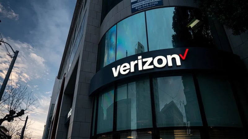 Verizon’s ghost $50 Amazon gift cards keep disappearing before they can be claimed