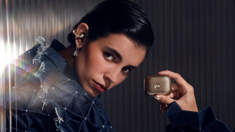 Bling in your ears: Motorola's stylish new buds launch next week