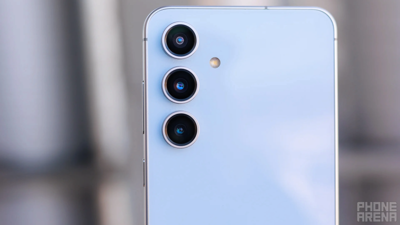Galaxy S25 FE shows up again, this time in full color