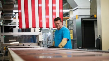 Apple escapes Trump's 100% tariff on chips