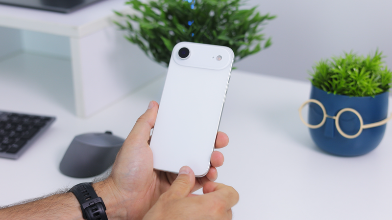 Apple may be sabotaging the iPhone 17 Air performance with an inferior chip