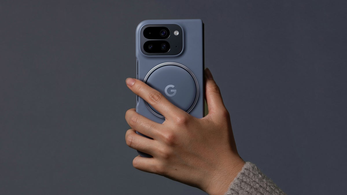 Pixel with Pixelsnap accessory