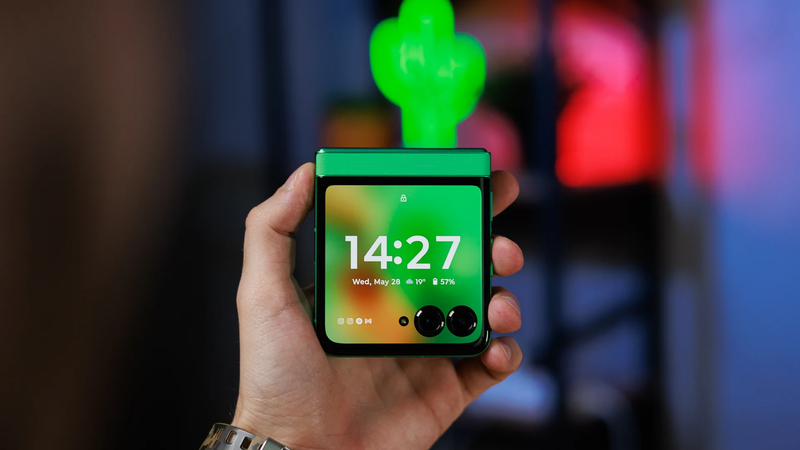 The Motorola Razr (2025) is way more tempting with a $199.99 gift