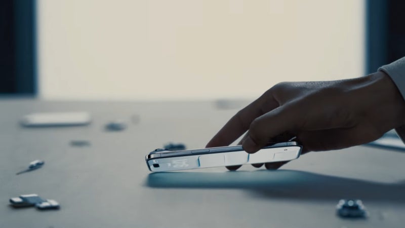 iPhone 17, Pro, Pro Max and Air: are they waterproof, what's in the box and which color is the best pick for you