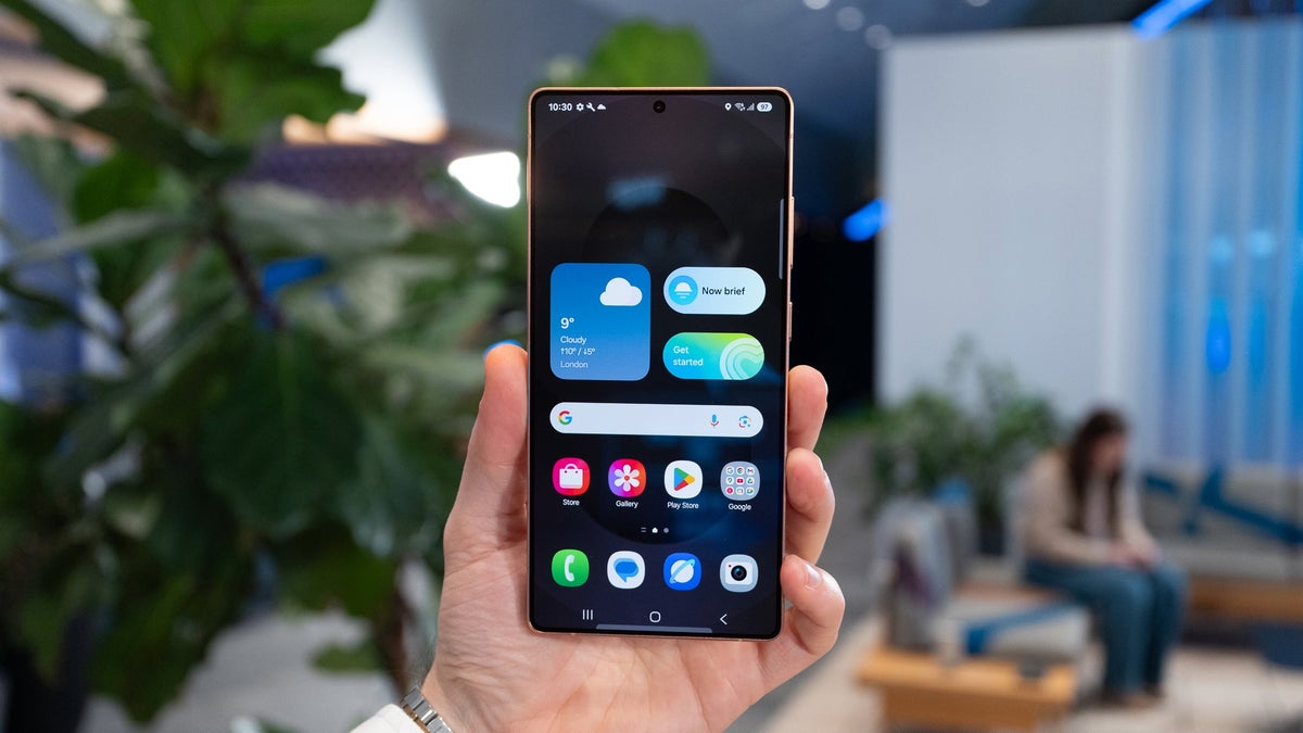 A photo of a person holding the Galaxy S26 Ultra in their hand.