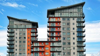 Your apartment's Wi-Fi is the next battleground for Verizon, T-Mobile, and AT&T