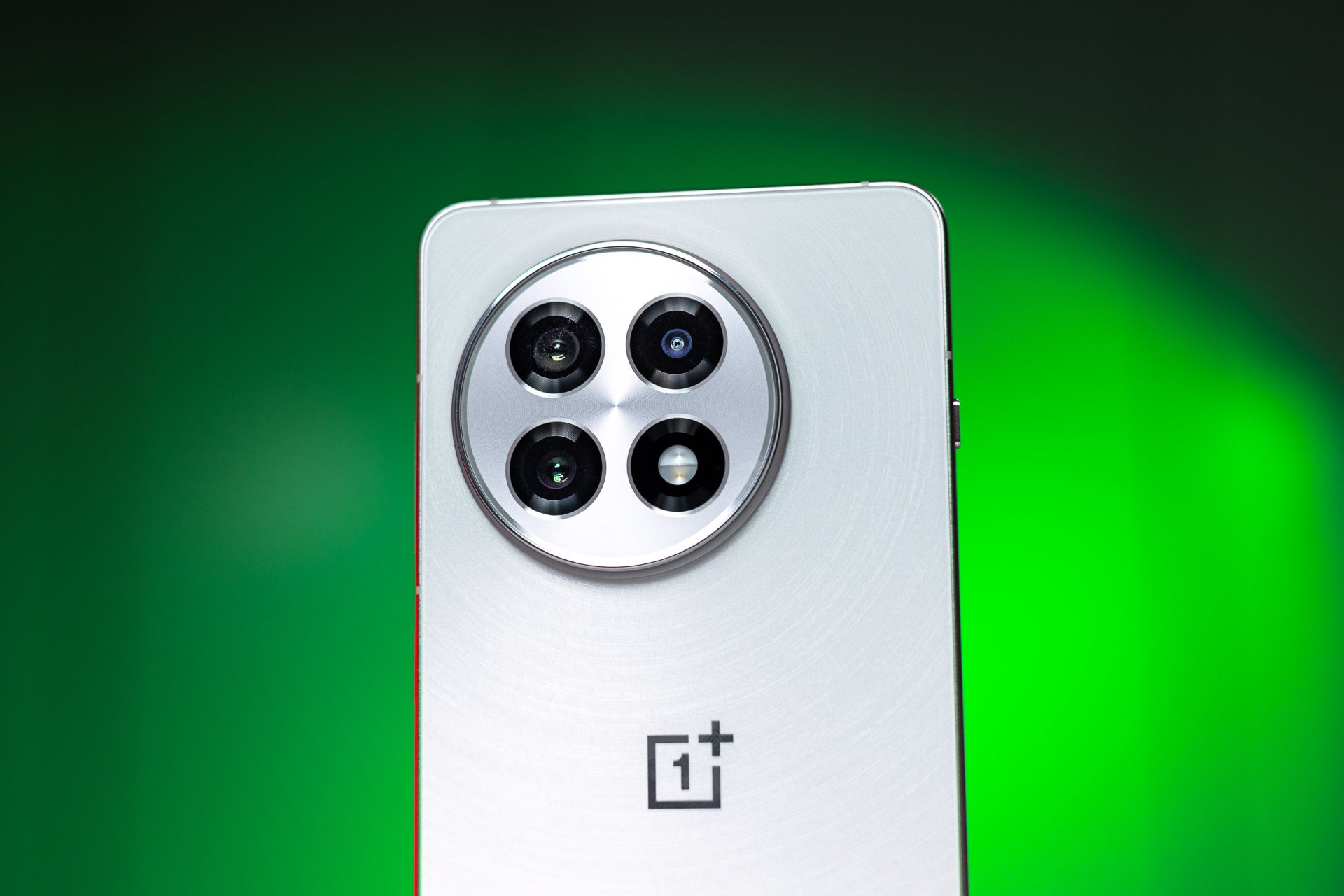 The first brand to launch a Snapdragon 8 Gen 5 smartphone will release it across the world