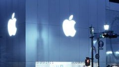 Apple stores provide communication for earthquake victims in Japan