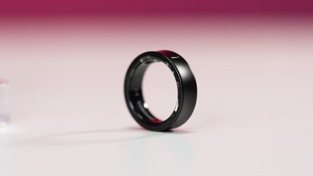 Galaxy Ring gets stuck to its owner’s finger because of a swollen battery