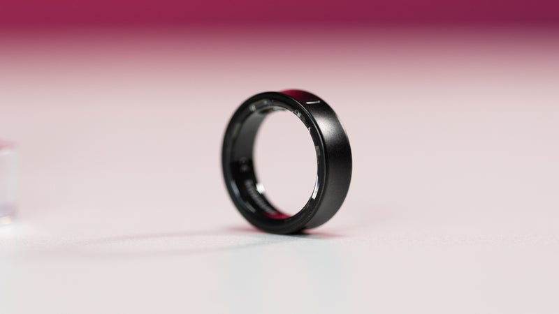 Galaxy Ring gets stuck to its owner’s finger because of a swollen battery