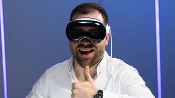 Apple’s new big plan is to make a ripoff of Meta’s most successful gadget