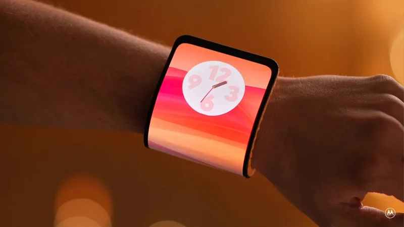 Motorola is again flirting with the idea of a phone you can wear