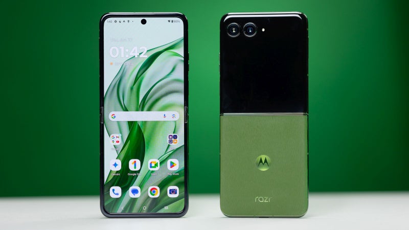 Best Buy makes the powerful Motorola Razr+ (2024) an unbeatable value king at $500 off