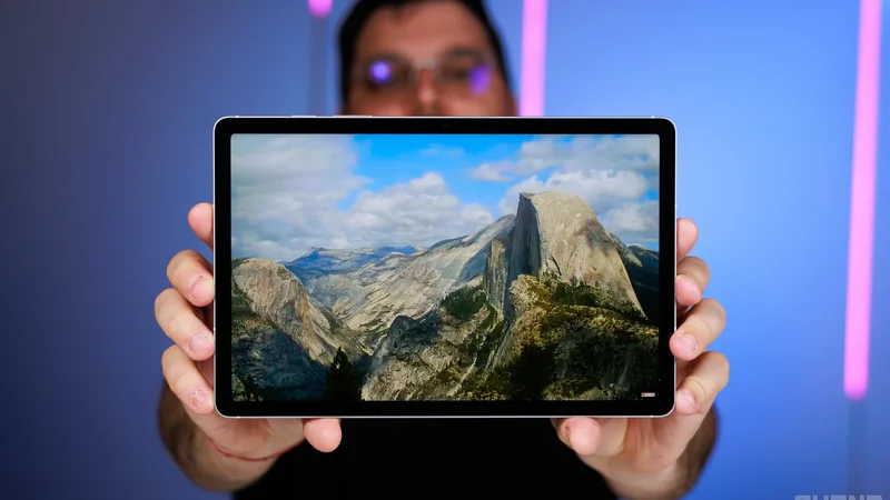 Amazon slashes $100 off the mid-range Galaxy Tab S10 FE