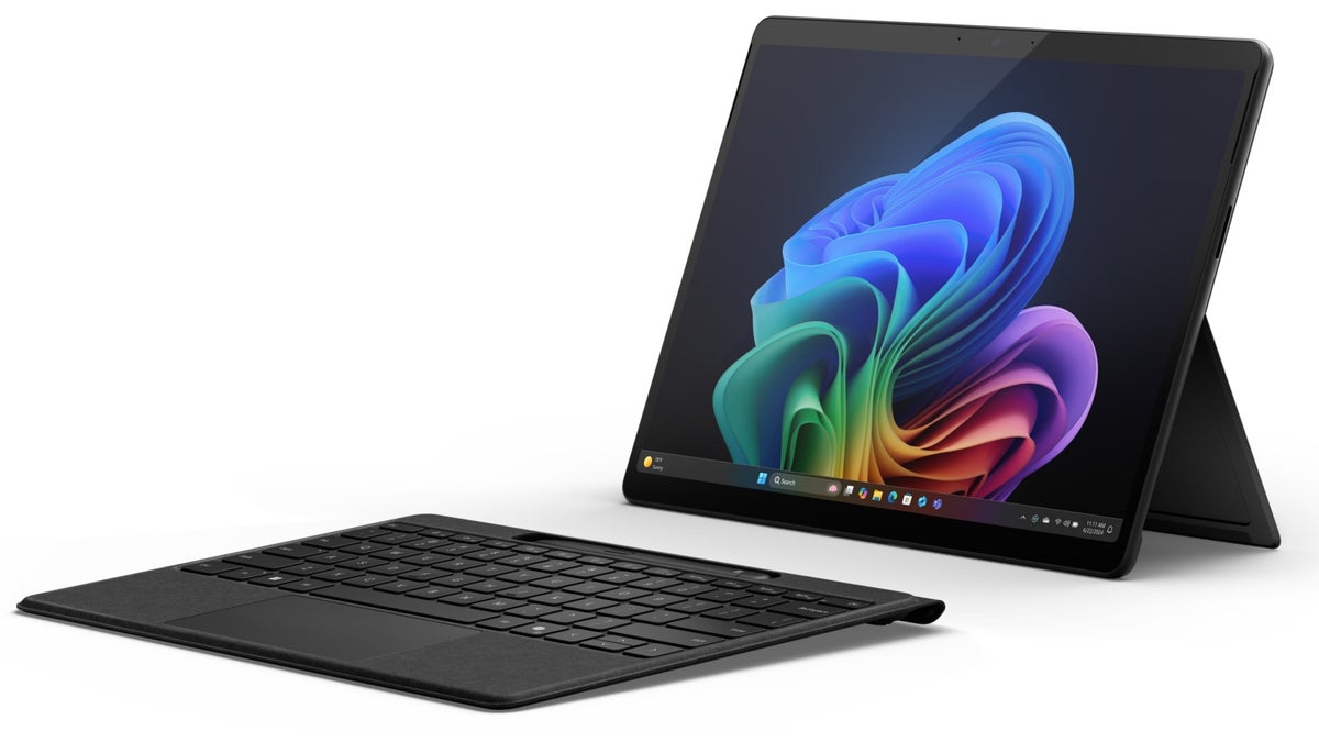 Last year&apos;s Surface Pro (with keyboard) is this year&apos;s holiday must-buy at a huge 0 discount