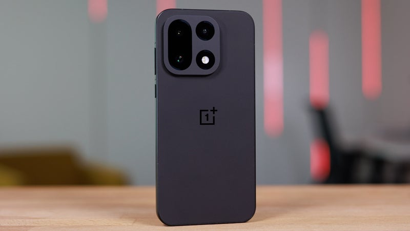 OnePlus 15 falls victim to the US government shutdown, but there’s some good news