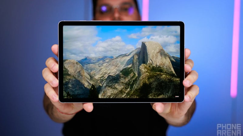 At $140 off, the Galaxy Tab S10 FE is an early Black Friday must-buy for a lot of Samsung fans