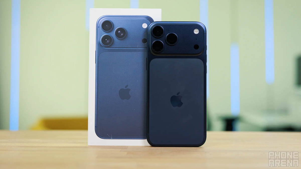 A photo of the new iPhone 17 Pro Max next to its box.