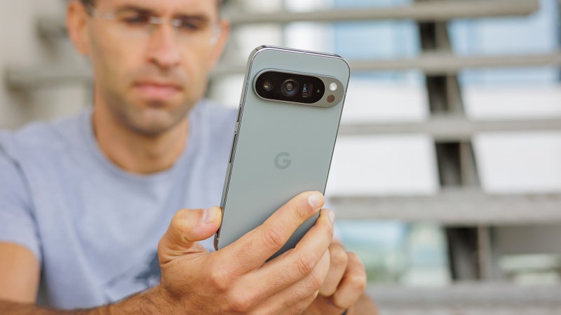 I can't believe my favorite small Android phone is this cheap for Black Friday