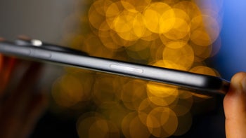 Samsung and Google phones desperately need extra buttons already