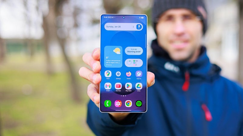 Samsung may finally fix a long-standing dark mode annoyance in One UI 8.5