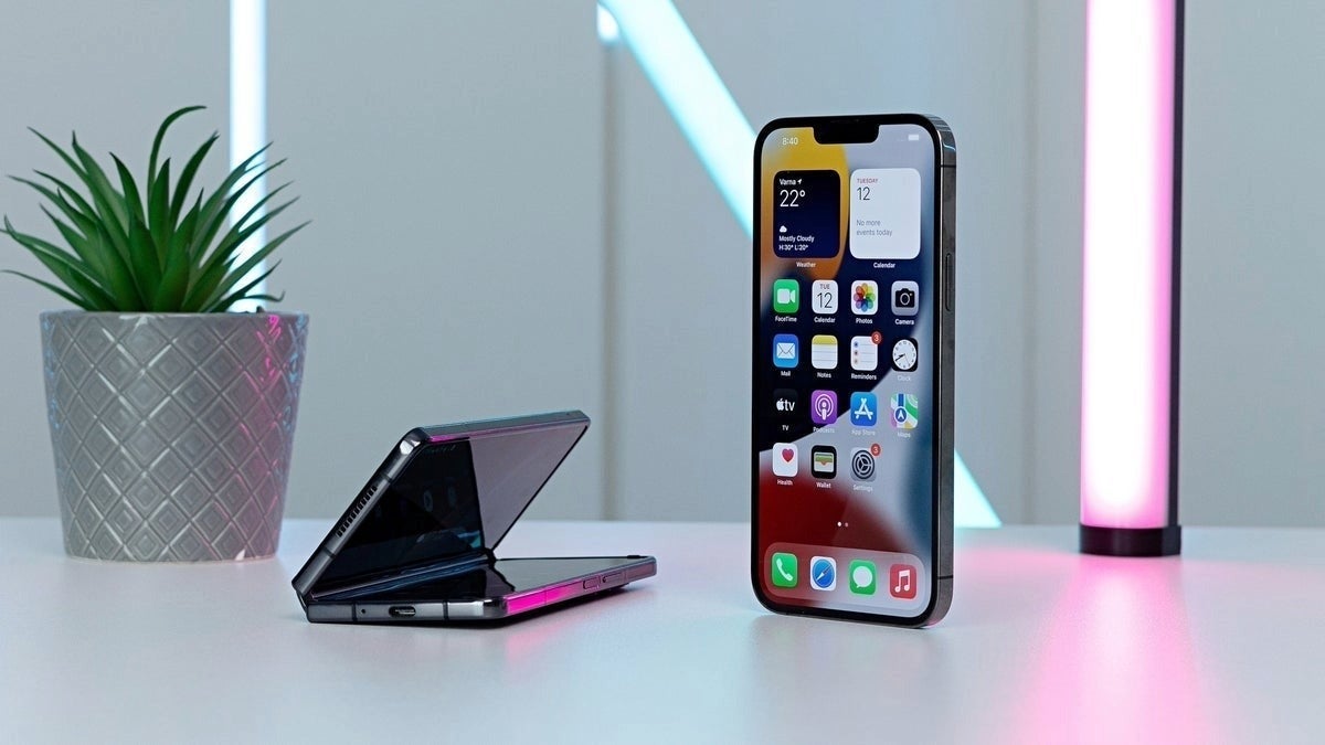 Concept render of the iPhone Fold.
