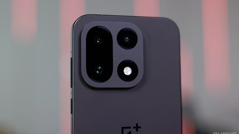 Why the OnePlus 15 camera fails where every flagship excels