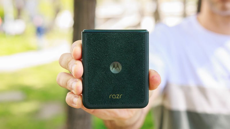 Motorola's holiday magic begins: you could win a Razr Ultra in this year's big giveaway