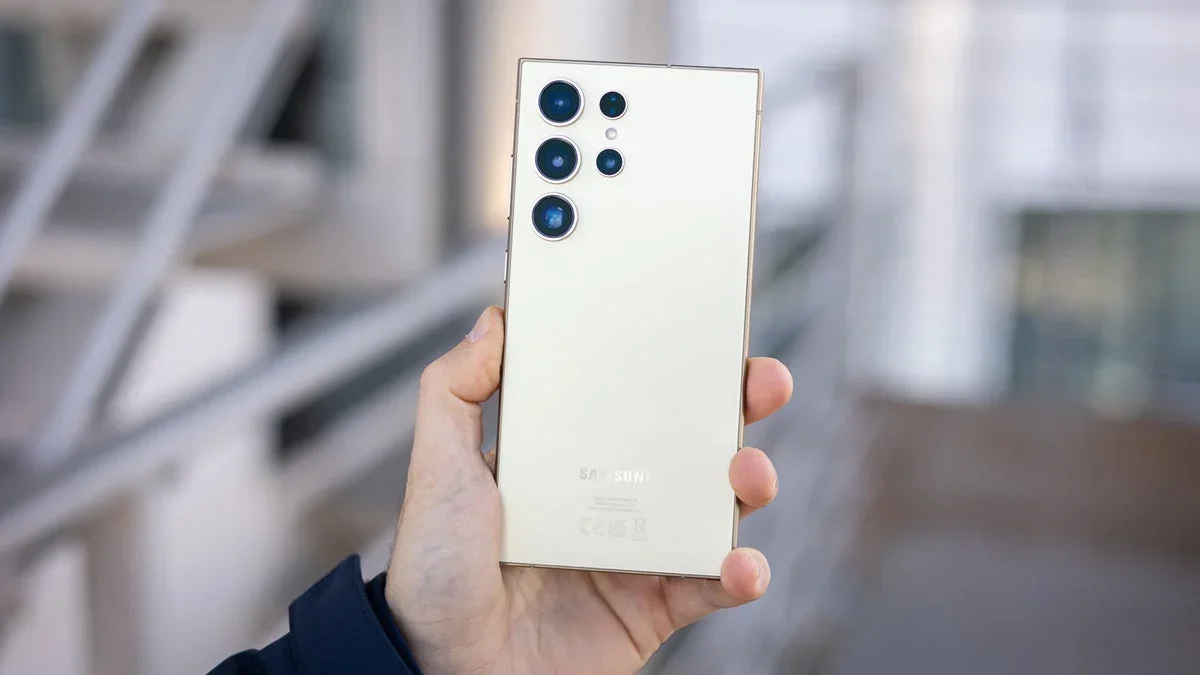 Galaxy S24 Ultra 512GB comes back from the ashes with a staggering