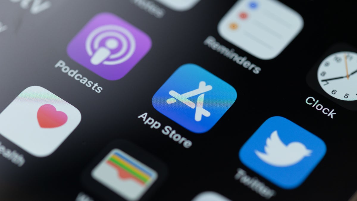 Congress wants more info from Apple and Google about how they handle ICE-tracking apps