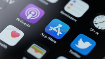 Congress wants more info from Apple and Google about how they handle ICE-tracking apps