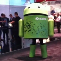 Android mascot stepping up to show you how robots do it (video)