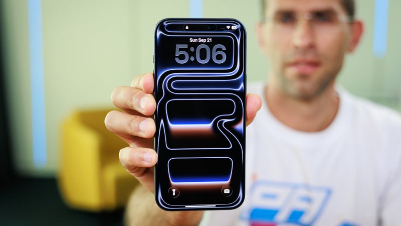 U.S. Apple iPhone buyers now prefer this carrier while running away from another provider