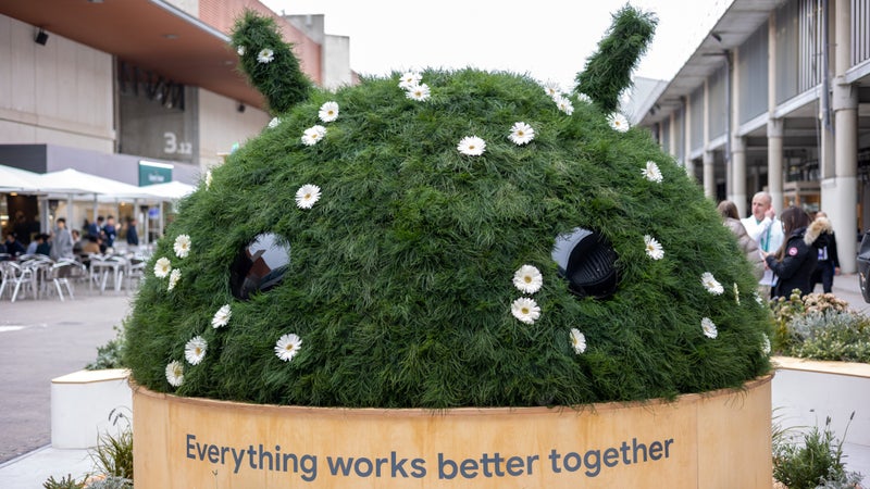 One billion active Android devices are targets for attacks that steal passwords and personal data