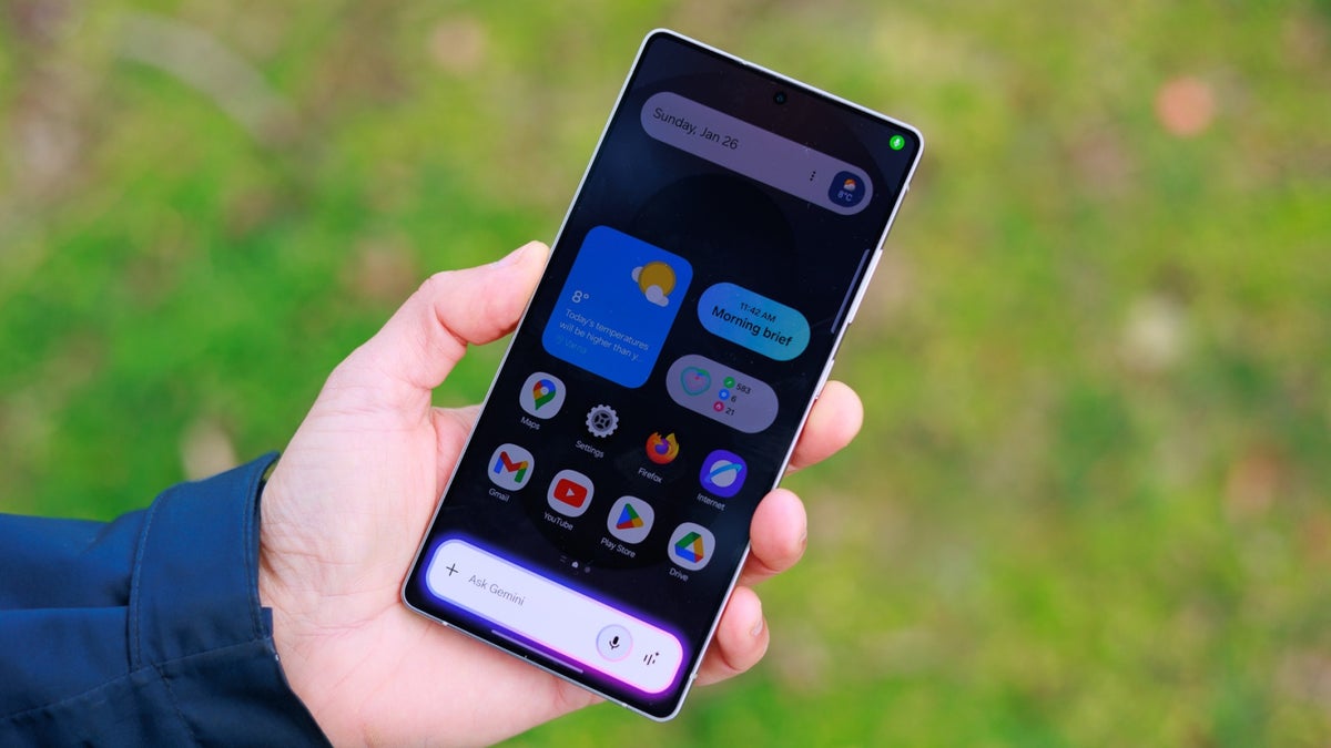 phonearena.com - Adrian Diaconescu - Hurry up and get Samsung's crazy powerful Galaxy S25 Ultra with 512GB storage at this huge discount!