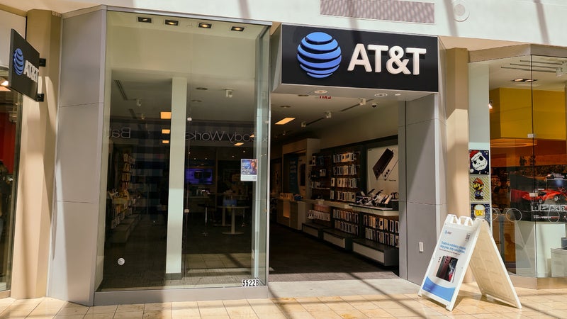 Some AT&T subscribers were victims of a pre-dawn outage on Tuesday