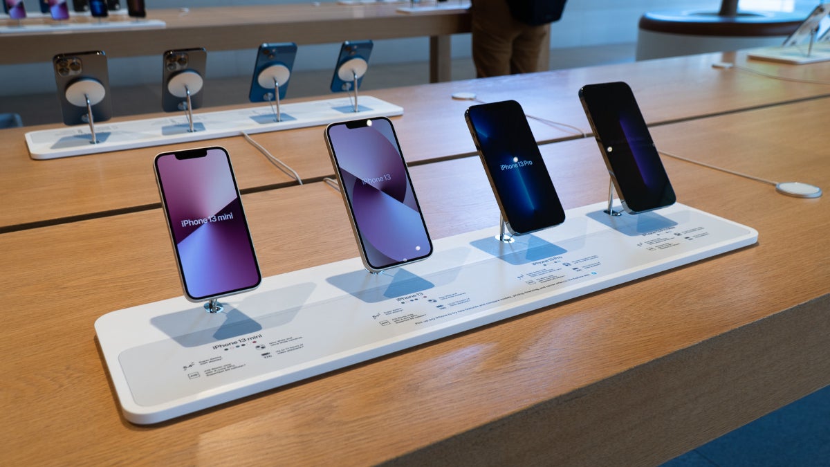 For the first time in years, this major rival is more valuable than Apple -  PhoneArena