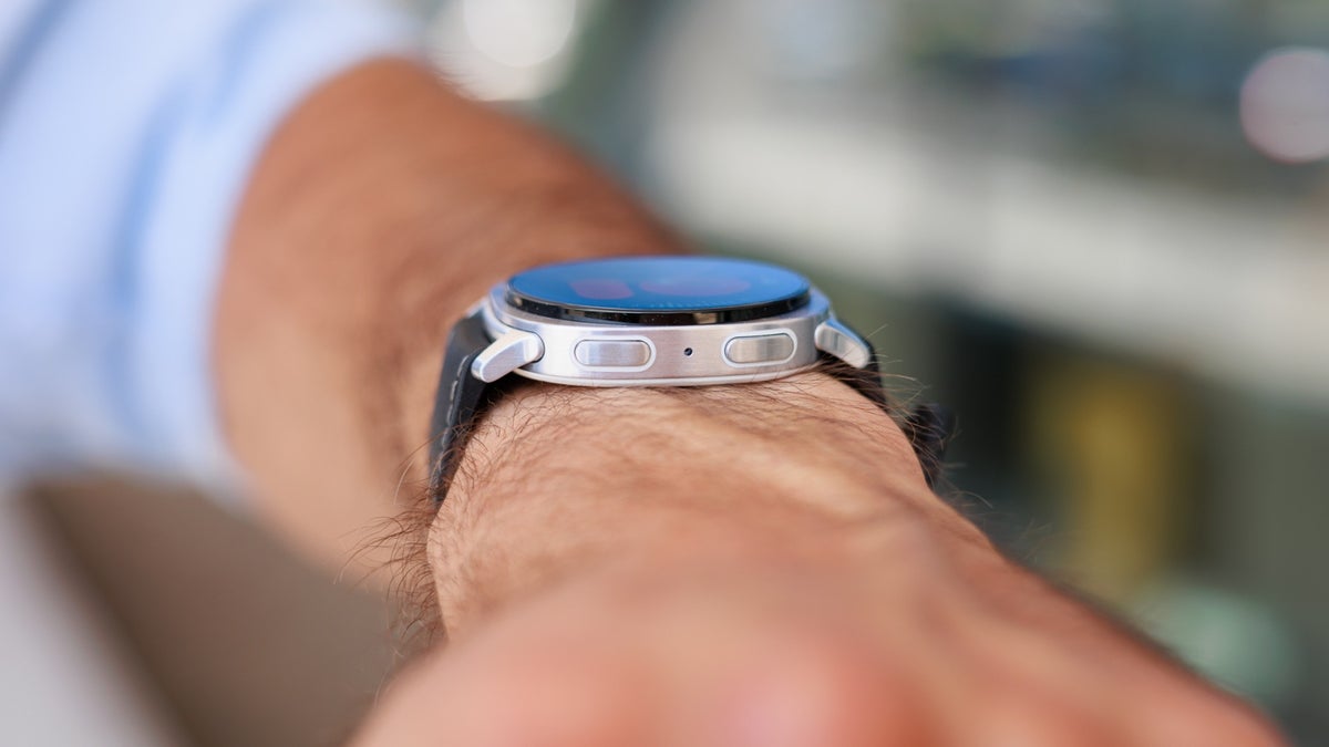 Stunning new deal knocks the 44mm Samsung Galaxy Watch 8 with LTE 