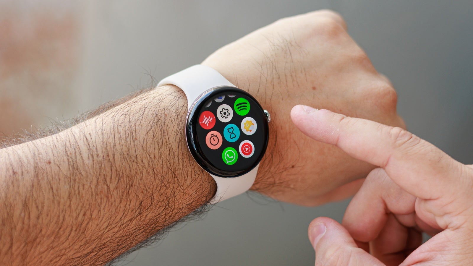 Best Buy drops Google's Pixel Watch 3 with 4G LTE to an absurdly low price for a limited time