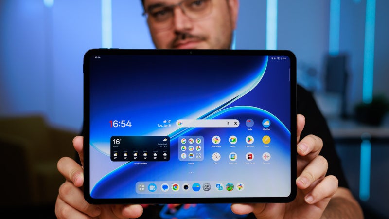 The brand-new OnePlus Pad Go 2 mid-ranger scores its first good discount (and two extra gifts)