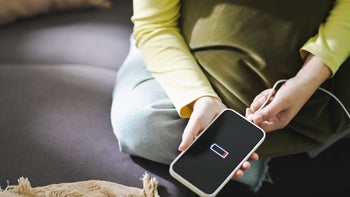 Your phone's battery feels and acts better only in this case scenario, Verizon warns